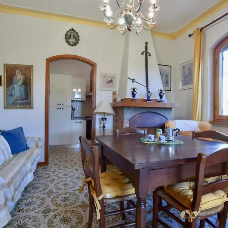 アパート Lovely In With Wifi カマイオーレ